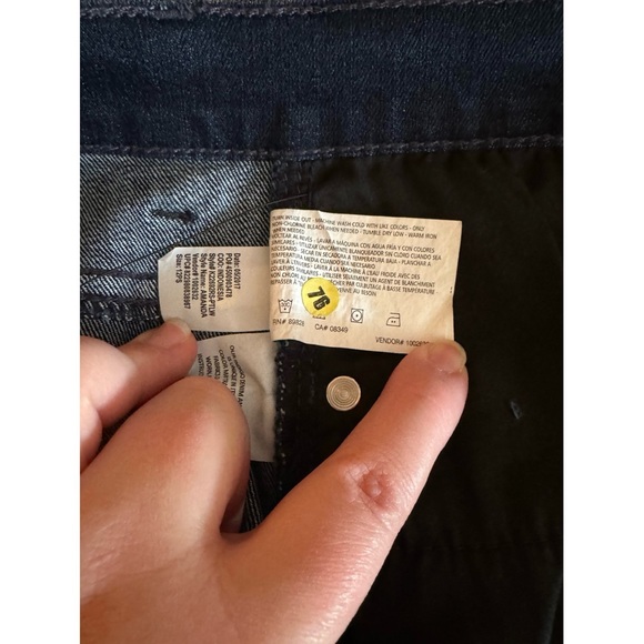 12P Short "Amanda" Gloria Vanderbilt Jeans - Picture 6 of 6